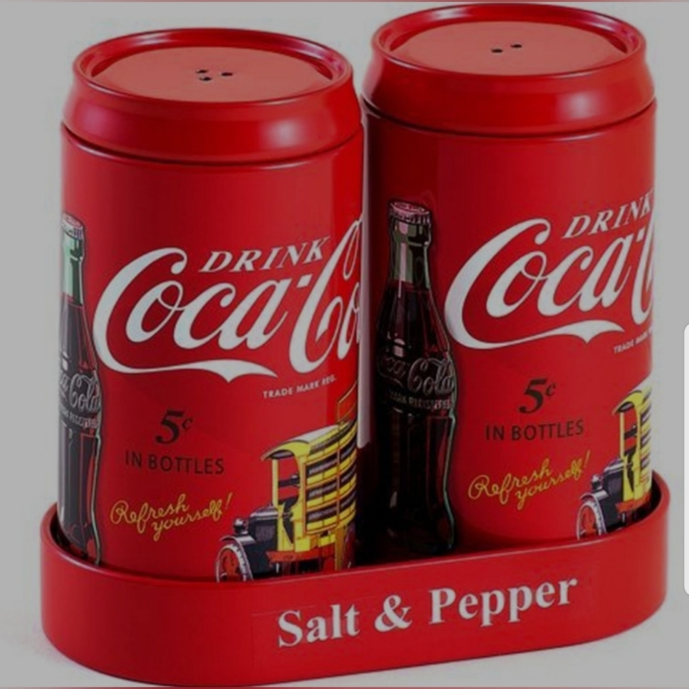 Coca-cola tin Salt and pepper shakers set.
